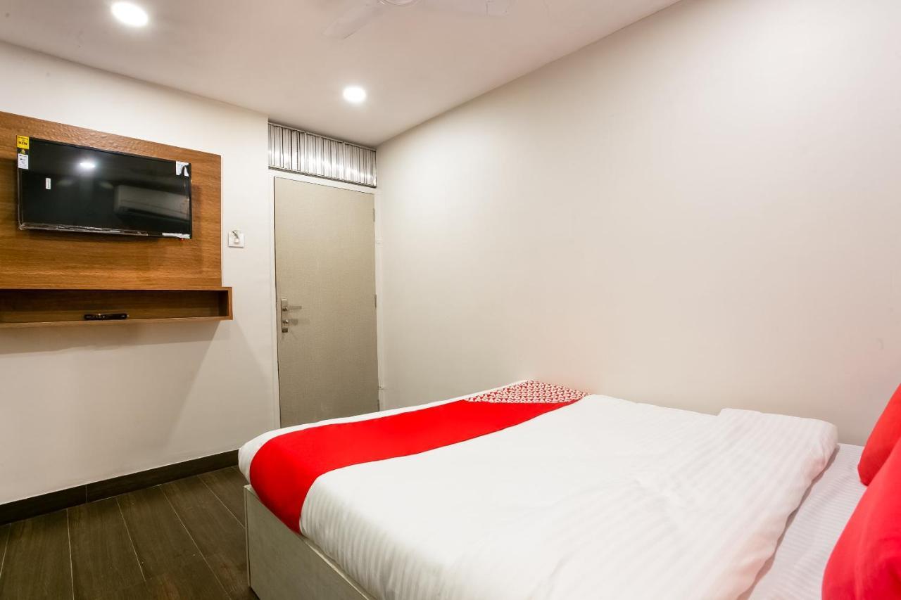 מומביי Oyo 62882 Villa Palace מראה חיצוני תמונה