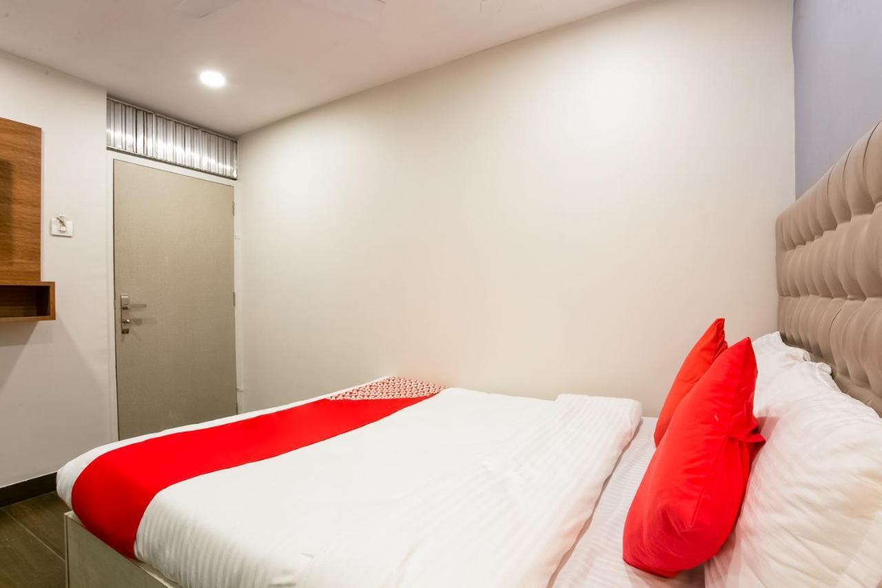 מומביי Oyo 62882 Villa Palace מראה חיצוני תמונה